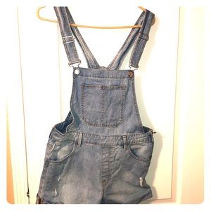 Overall shorts